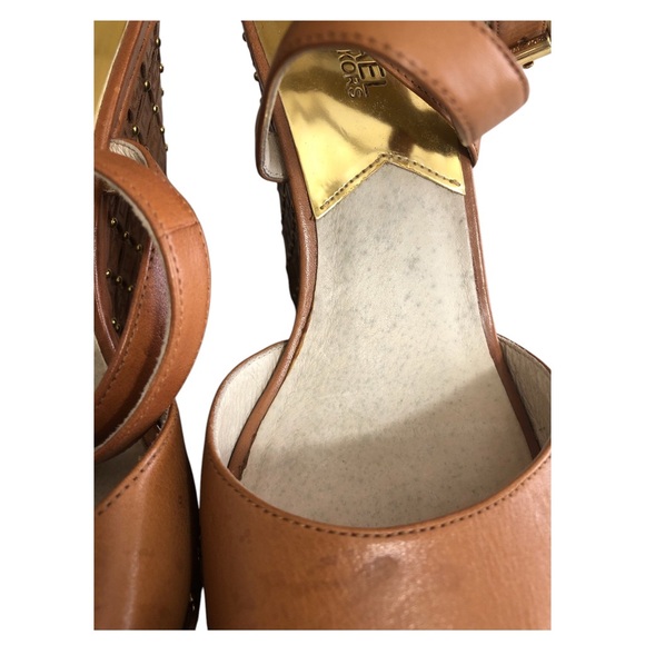 Michael Kors Tan Wedge Sandals with Intricate Design size 9M - Picture 9 of 9